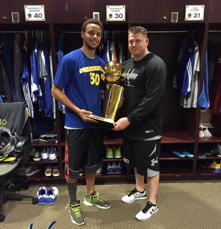 库里未被列为MVP候选？训练师：滑稽但感激 这能激励出最好的库里