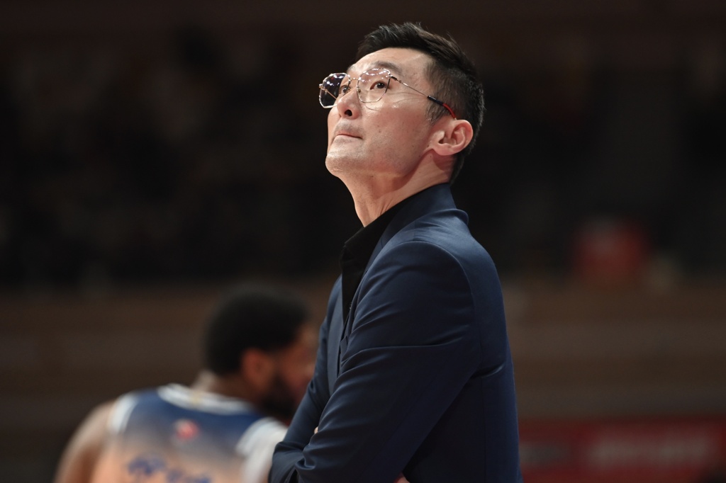 麦穗丰：给“菜鸟主教练”刘炜新秀赛季打70分 别忘了他也在学习