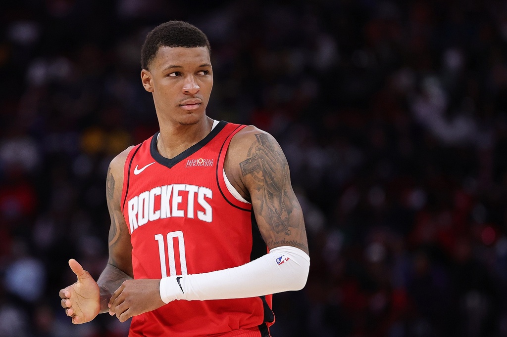 小贾巴里：我今夏着重提升运球能力 我们本场控制失误做得不错